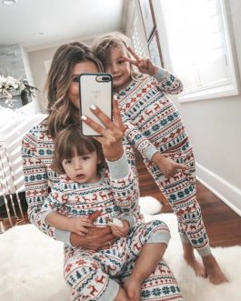 Set de pijamale pentru familie -pijama copii cu motive de Craciun